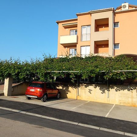 Bed & Breakfast Grgic Novigrad Istria Buitenkant foto